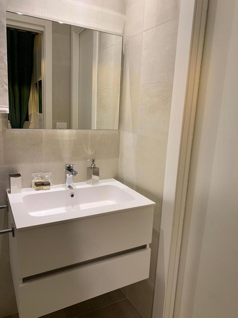 Gatto Bianco Apartment Bari Bagian luar foto