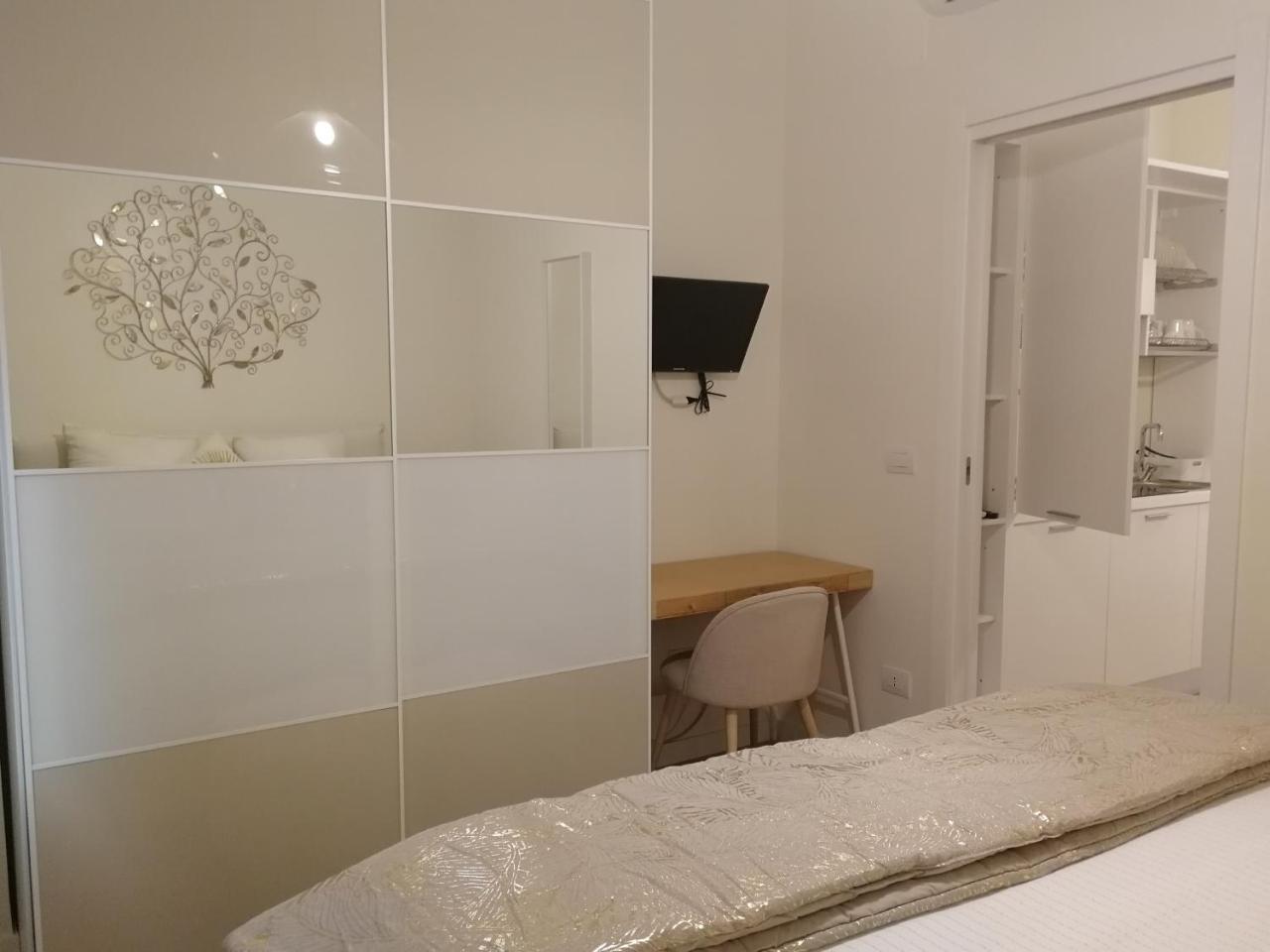 Gatto Bianco Apartment Bari Bagian luar foto
