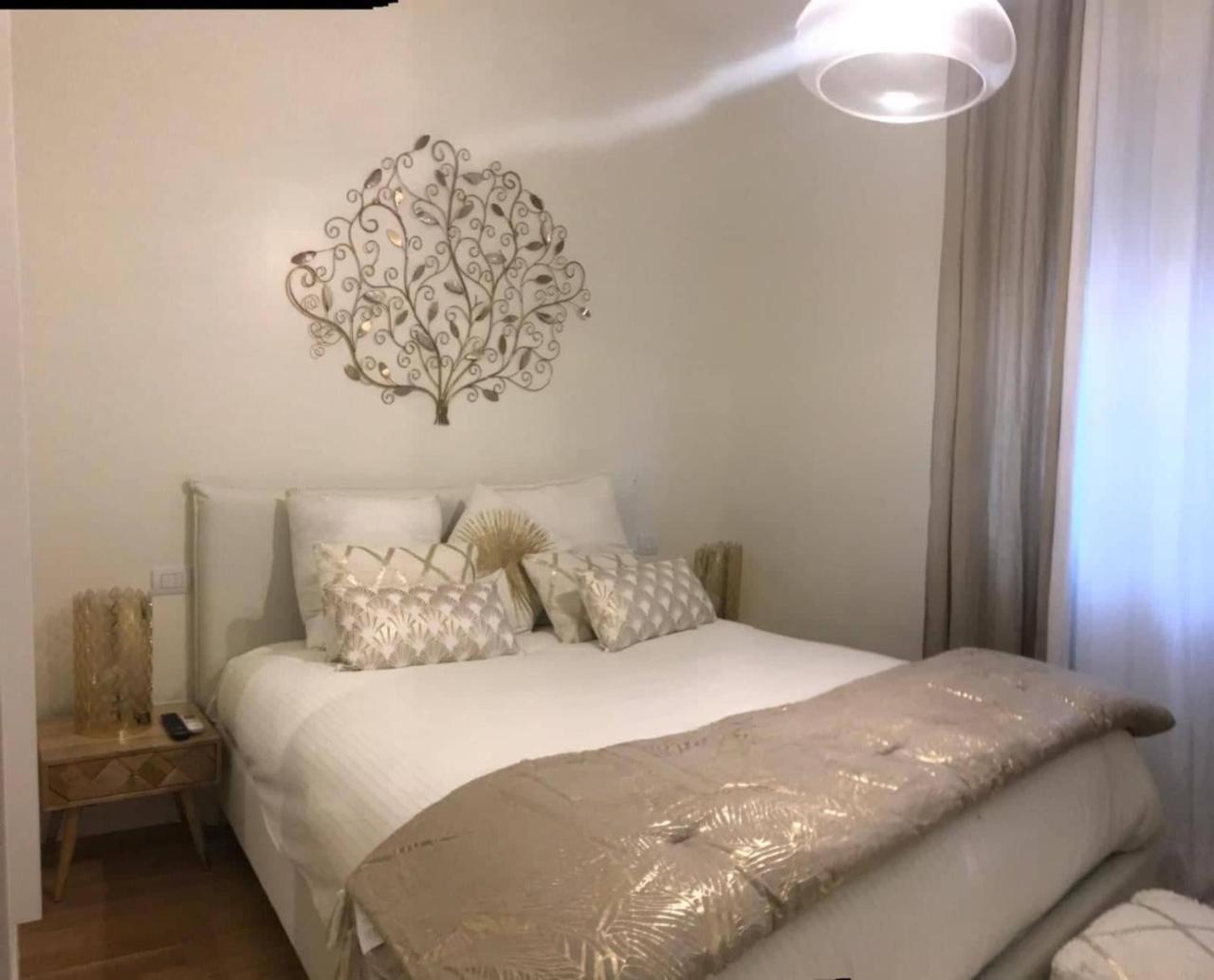 Gatto Bianco Apartment Bari Bagian luar foto